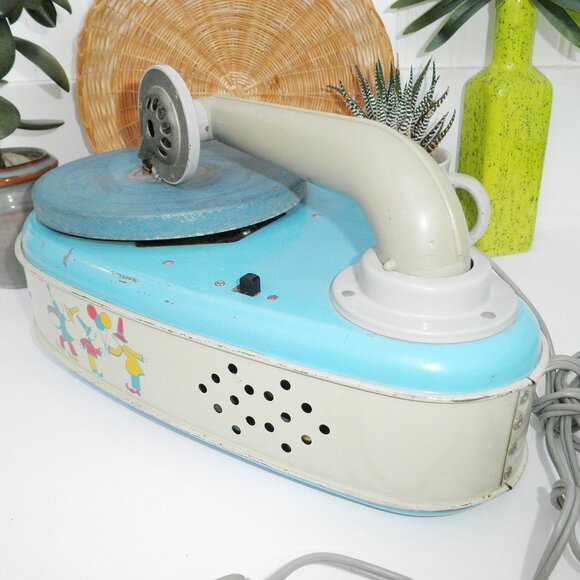 Vintage 1940s Spears Electric Phonograph Children's Metal Litho Record Player - Picture 6 of 11